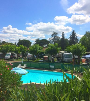 Les campings et les aires de campings-car