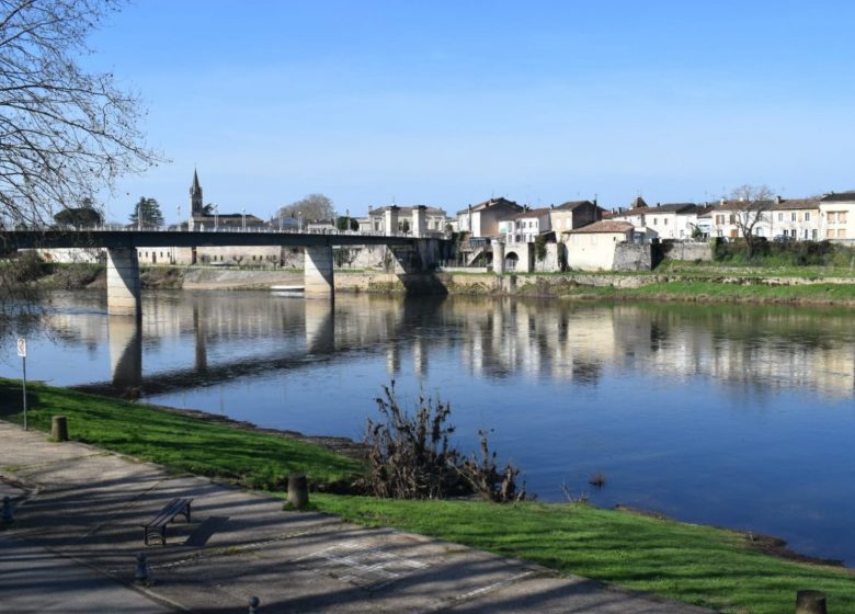 "On the tracks of Robin" the Dordogne in Sainte-Foy-La-Grande