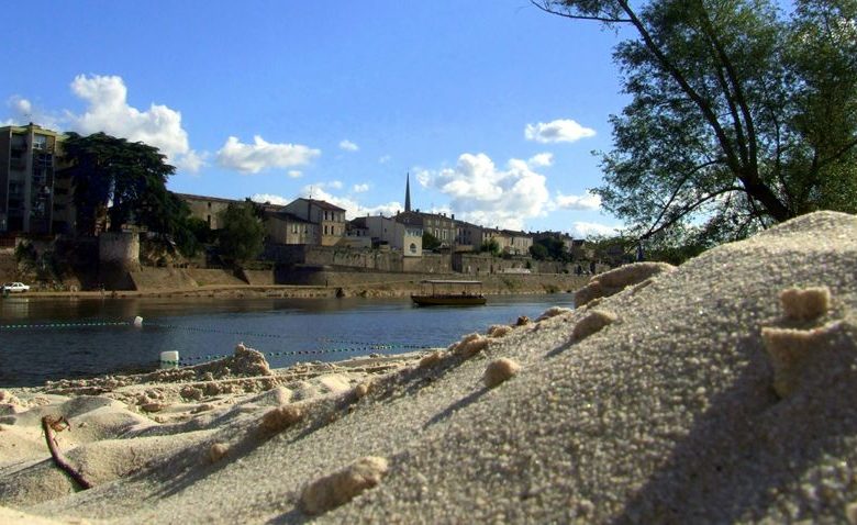 Picknickplatz am Strand von Bardoulets in Port-Sainte-Foy-et-Ponchapt